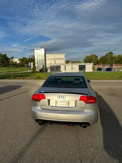 Audi A4 2.0 T DTM Quattro — Berline sportive 220 ch, transmission manuelle — Miniatura 8