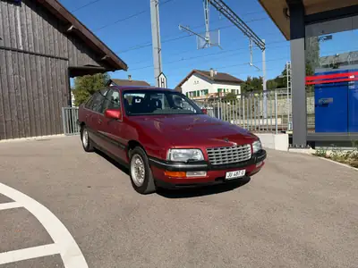 Opel Senator 3.0i CD — Berline de prestige années 80, moteur puissant et transmission automatique — vue extérieure
