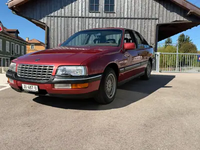 Opel Senator 3.0i CD — Berline de prestige années 80, moteur puissant et transmission automatique — côté