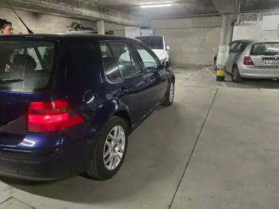 VW Golf 1.6 Basis Break — Pratique et fiable, 177 000 km — exterior view