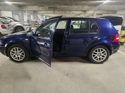 VW Golf 1.6 Basis Break — Pratique et fiable, 177 000 km — rear view