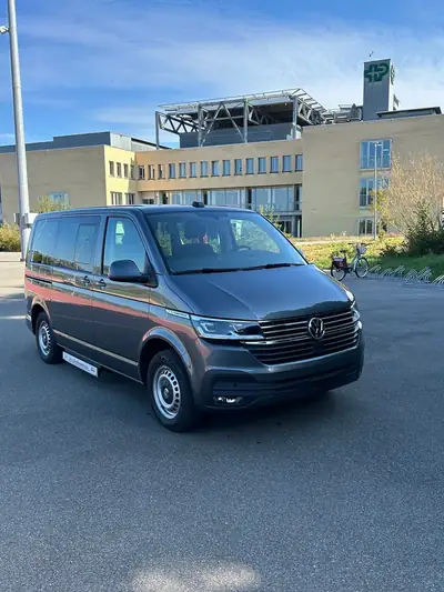 VW T6.1 2.0 TDI 150 Comfortline DSG — 7 places, très faible kilométrage, diesel efficient — vue extérieure
