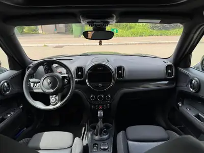 MINI Countryman Cooper S ALL4 — SUV compact polyvalent, 4x4 intégral et équipements premium — Armaturenbrett