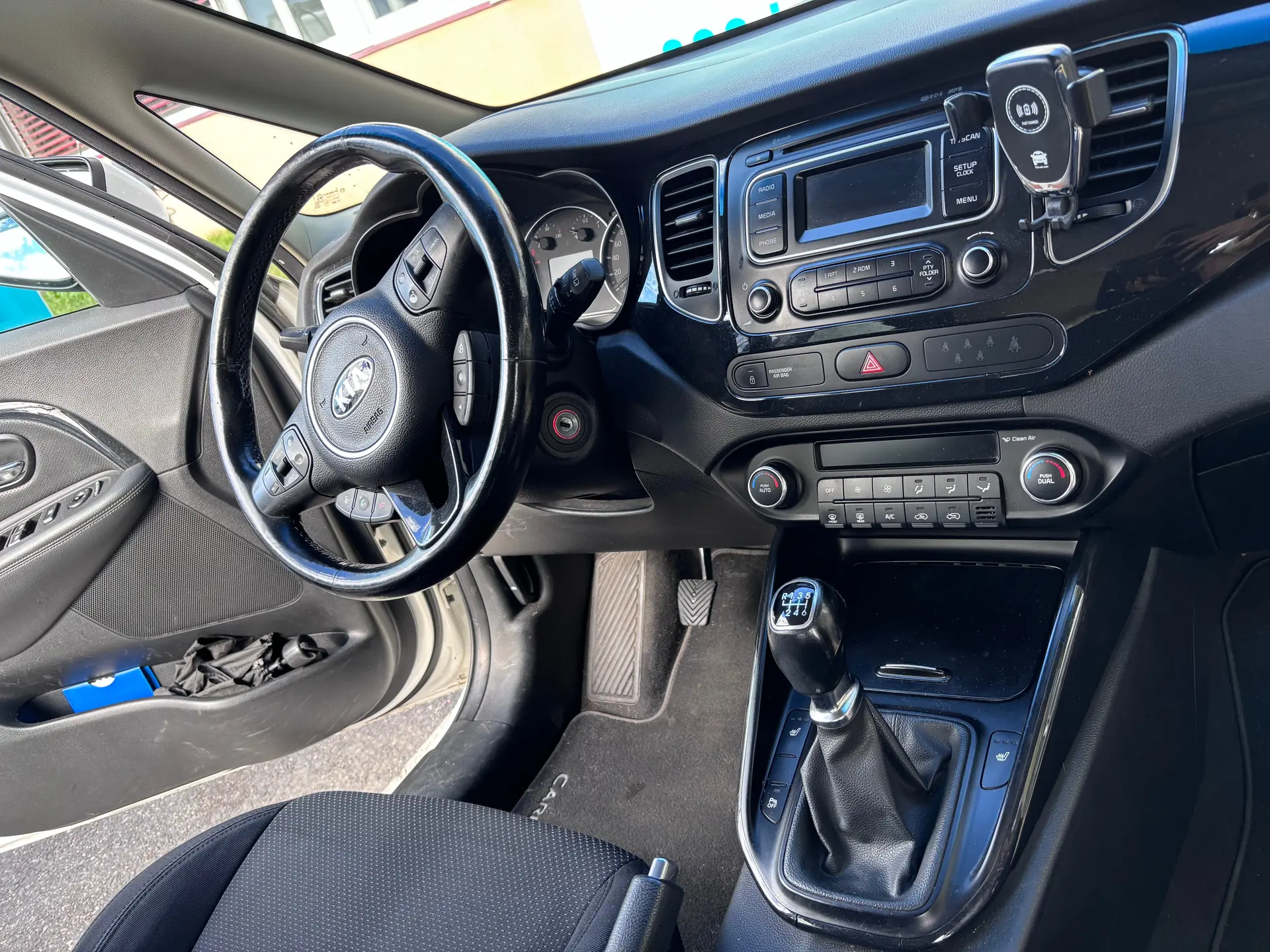 Kia Carens 2015 occasion Yverdon — 5