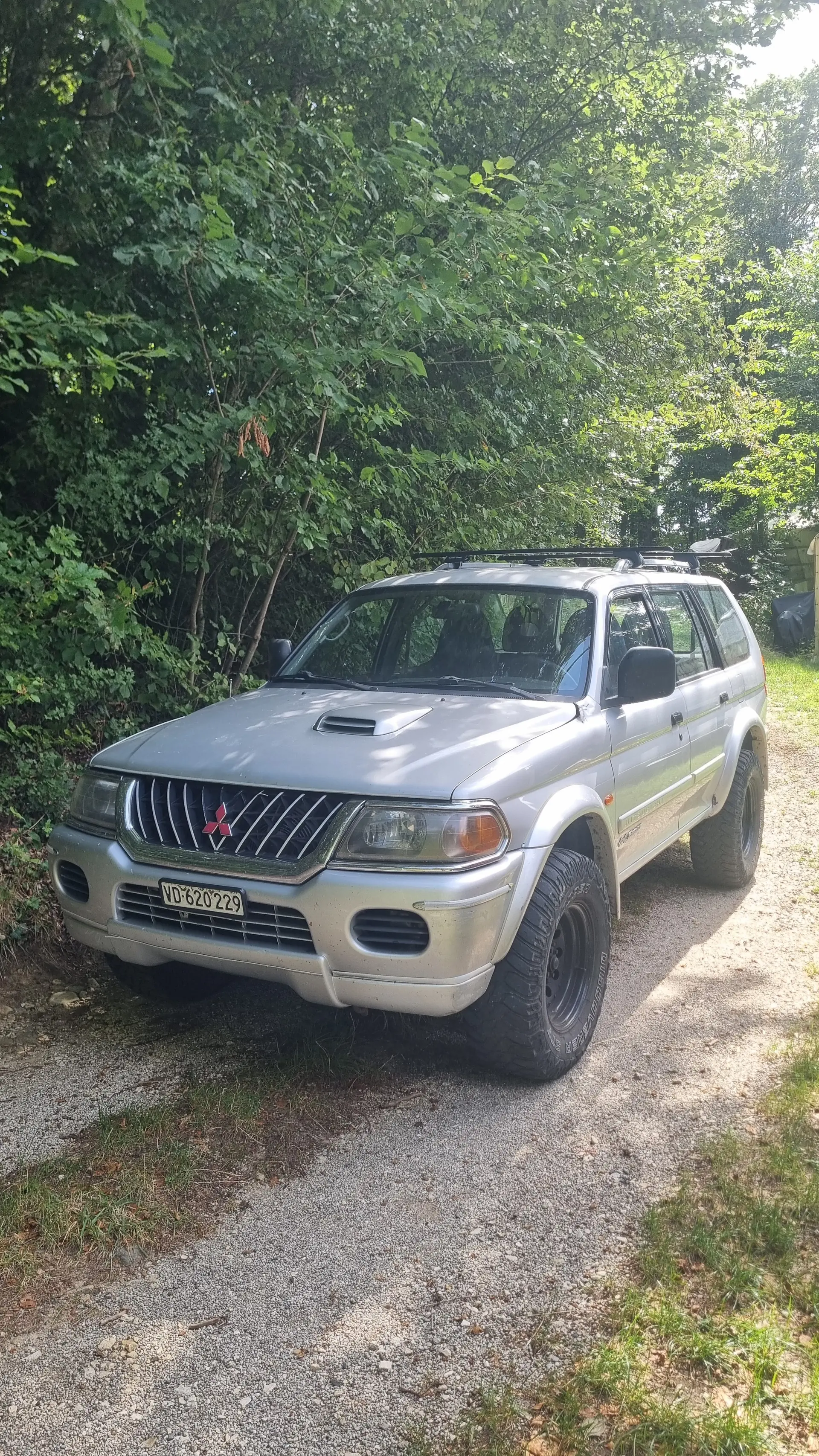 Mitsubishi Pajero Sport TD 2.5 — SUV robuste diesel, 5 places, sans sinistre