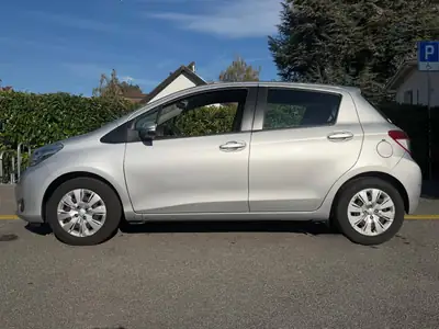 Toyota Yaris 1.33 Sol 2012 — Citadine fiable, économique et bien équipée — Heckansicht