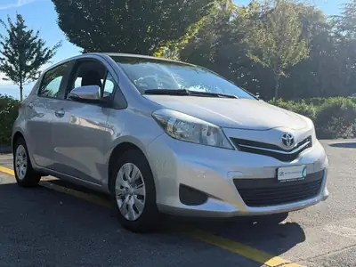 Toyota Yaris 1.33 Sol 2012 — Citadine fiable, économique et bien équipée — Miniatur 8
