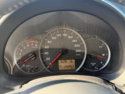 Toyota Yaris 1.33 Sol 2012 — Citadine fiable, économique et bien équipée — Miniatur 9