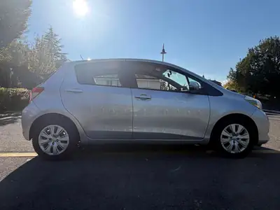 Toyota Yaris 1.33 Sol 2012 — Citadine fiable, économique et bien équipée — Miniatur 7