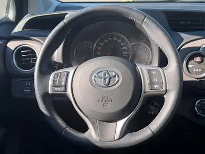 Toyota Yaris 1.33 Sol 2012 — Citadine fiable, économique et bien équipée — Miniatur 13