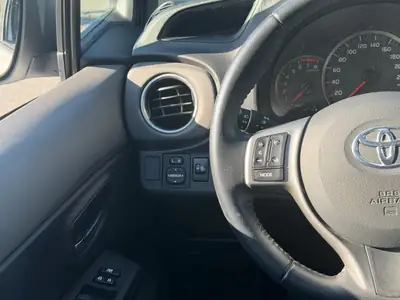 Toyota Yaris 1.33 Sol 2012 — Citadine fiable, économique et bien équipée — Miniatur 14