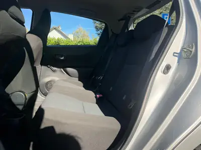 Toyota Yaris 1.33 Sol 2012 — Citadine fiable, économique et bien équipée — Miniatur 23