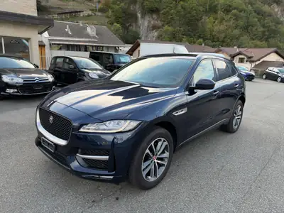 Jaguar F-Pace 3.0 TD R-Sport AWD — SUV premium diesel, 300 ch et traction intégrale — Heckansicht