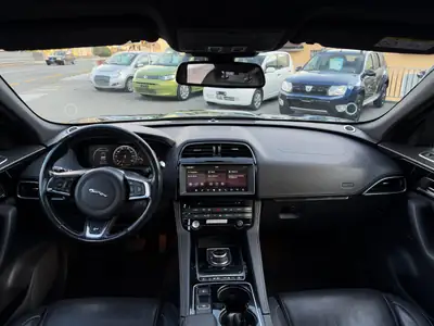 Jaguar F-Pace 3.0 TD R-Sport AWD — SUV premium diesel, 300 ch et traction intégrale — Miniatur 10