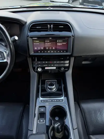 Jaguar F-Pace 3.0 TD R-Sport AWD — SUV premium diesel, 300 ch et traction intégrale — Miniatur 12