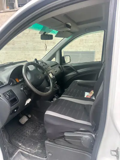 Mercedes-Benz Vito 2.2 CDI — Utilitaire fiable, moteur robuste et spacieux — rear view