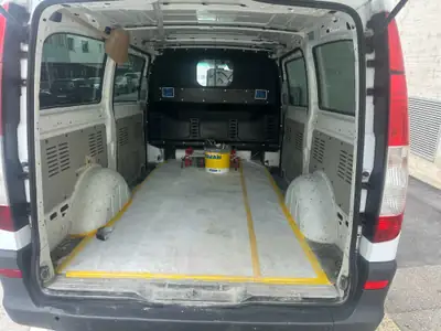 Mercedes-Benz Vito 2.2 CDI — Utilitaire fiable, moteur robuste et spacieux — side view