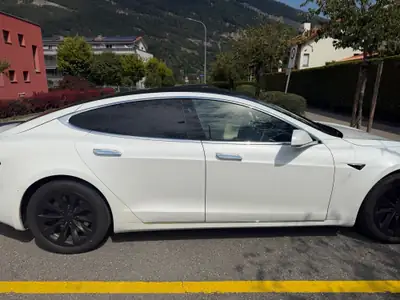 Tesla Model S 100D — Berline électrique haute performance, batterie neuve 2025 — cruscotto