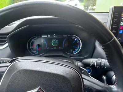 Suzuki Across 2.5 Plug-in Hybrid 4x4 — SUV rechargeable, 83 500 km, intérieur premium — Detail