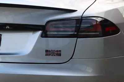 Tesla Model S Plaid 2024 — Berline électrique haute performance, faible kilométrage — vista posteriore