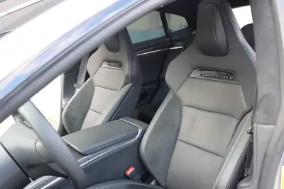 Tesla Model S Plaid 2024 — Berline électrique haute performance, faible kilométrage — dettaglio