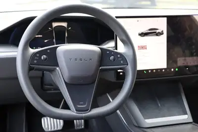 Tesla Model S Plaid 2024 — Berline électrique haute performance, faible kilométrage — Miniatura 7