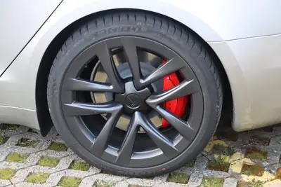 Tesla Model S Plaid 2024 — Berline électrique haute performance, faible kilométrage — Miniatura 12