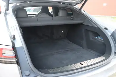 Tesla Model S Plaid 2024 — Berline électrique haute performance, faible kilométrage — Miniatura 15