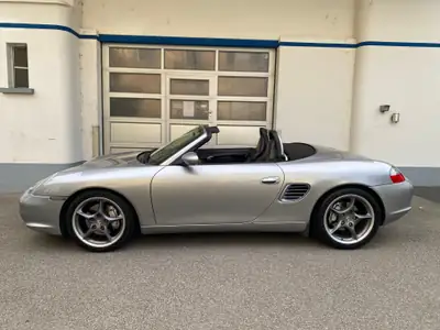 Porsche 718 Boxster 3.2 S 50 Jahre — Cabriolet légendaire, état collection d'origine — side view