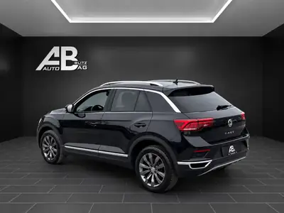 VW T-Roc 1.5 TSI Sport DSG — SUV urbain sportif, parfaitement entretenu — Heckansicht