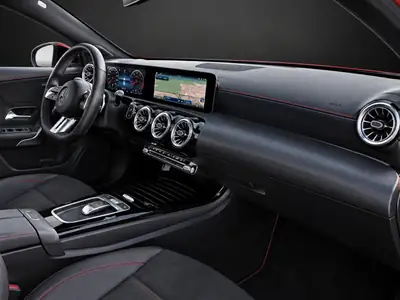 Mercedes-Benz A 250 4Matic AMG Line — Berline sportive, traction intégrale, 57'000 km — Miniatur 10