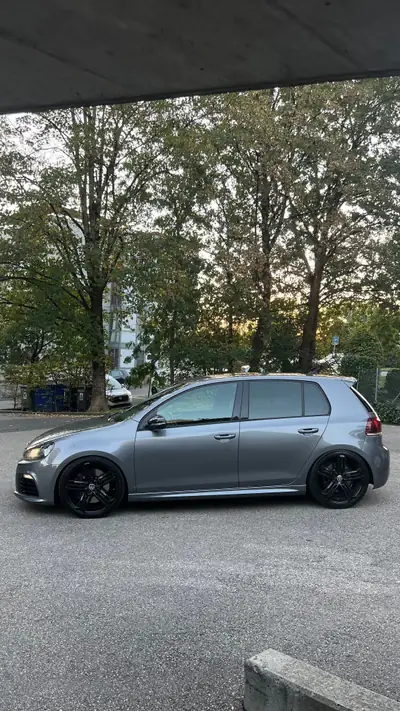 VW Golf 2.0 TSI R Team DSG 4Motion — Sportive polyvalente, 270 ch et traction intégrale — côté