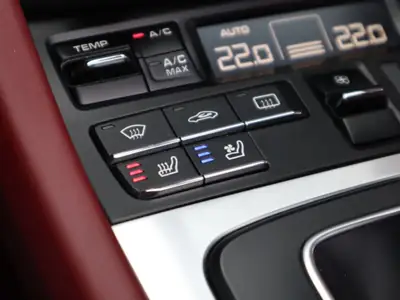 Porsche 911 Carrera 4S Cabriolet — 450 ch turbo, toit rouge, cuir intégral — Thumbnail 16