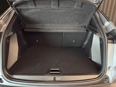 Peugeot 2008 1.2 PureTech Allure Pack — SUV citadin dynamique, boîte auto EAT8 — Miniatur 9