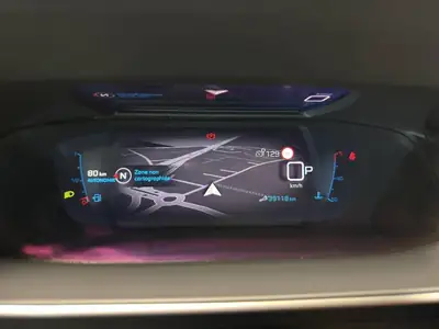 Peugeot 2008 1.2 PureTech Allure Pack — SUV citadin dynamique, boîte auto EAT8 — Miniatur 16