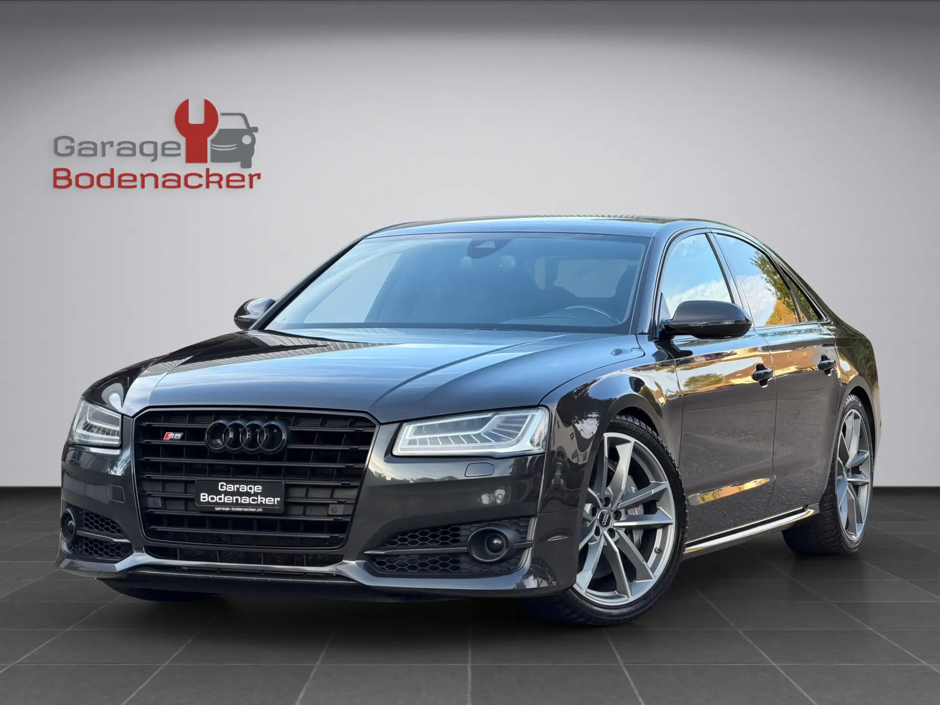 Audi S8 4.0 TFSI V8 plus — 605 ch, Carbone et technologie premium