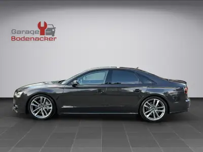 Audi S8 4.0 TFSI V8 plus — 605 ch, Carbone et technologie premium — arrière