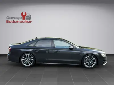 Audi S8 4.0 TFSI V8 plus — 605 ch, Carbone et technologie premium — détail