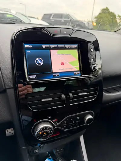 Renault Clio 1.6 T RS 220 Trophy EDC — Sportive compacte, 220 ch et boîte auto — détail