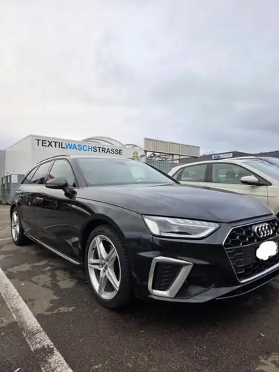 Audi A4 S-line 35 TDI — Berline élégante, motorisation hybride légère et faible kilométrage — exterior view