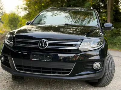 VW Tiguan 2.0 TDI 177 ch — SUV robuste, transmission DSG, kilométrage modéré — exterior view