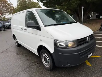 VW T5 2.0 TDI — Utilitaire polyvalent, moteur éprouvé et services à jour — arrière