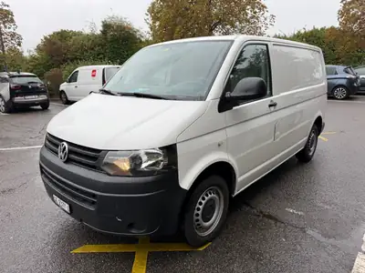 VW T5 2.0 TDI — Utilitaire polyvalent, moteur éprouvé et services à jour — vue extérieure