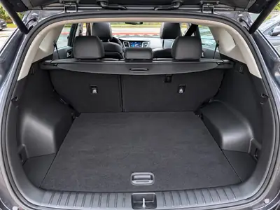 Hyundai Tucson 2.0 CRDI Vertex 4WD — SUV robuste, garantie 24 mois et équipements premium — Miniatur 9
