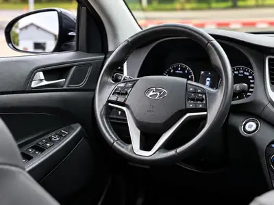 Hyundai Tucson 2.0 CRDI Vertex 4WD — SUV robuste, garantie 24 mois et équipements premium — Miniatur 13