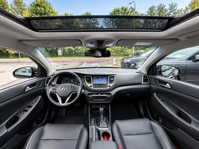 Hyundai Tucson 2.0 CRDI Vertex 4WD — SUV robuste, garantie 24 mois et équipements premium — Miniatur 19