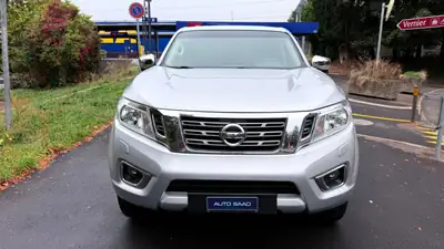 Nissan Navara Double Cab Acenta — Pick-up 4WD robuste, 73000 km, sans sinistre — vista esterna