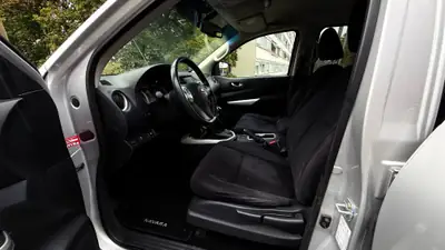 Nissan Navara Double Cab Acenta — Pick-up 4WD robuste, 73000 km, sans sinistre — Miniatura 8