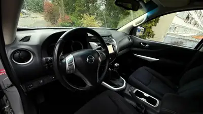 Nissan Navara Double Cab Acenta — Pick-up 4WD robuste, 73000 km, sans sinistre — Miniatura 12