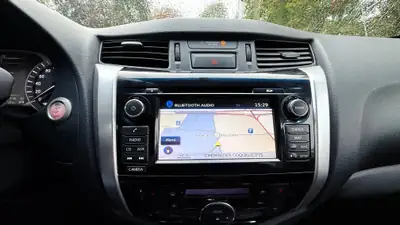 Nissan Navara Double Cab Acenta — Pick-up 4WD robuste, 73000 km, sans sinistre — Miniatura 14